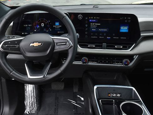 Used 2025 Chevrolet Equinox LT w/ Convenience Package II AWD/4WD image 12