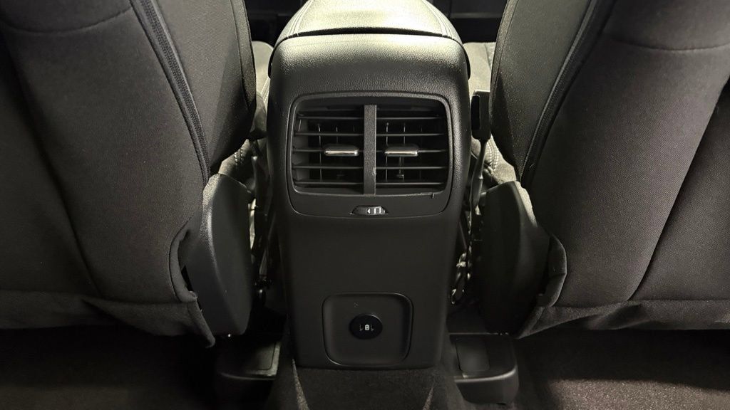 Certified 2024 Ford Escape Active AWD/4WD image 30