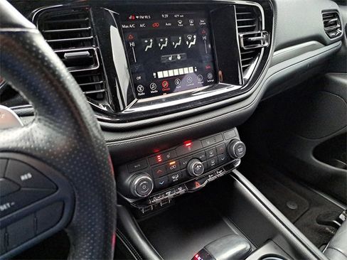 Used 2022 Dodge Durango GT image 12