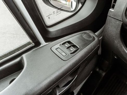 Used 2023 RAM ProMaster 2500 FWD image 13