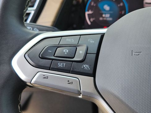 Used 2024 Volkswagen Atlas SE FWD image 17