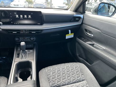 New 2026 Nissan Kicks SV w/ SV Premium Package FWD image 12
