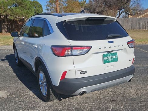 Used 2022 Ford Escape SE w/ Cold Weather Package image 8