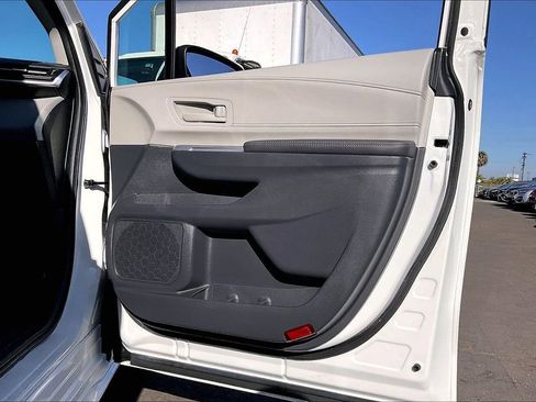 Used 2024 Toyota Sienna LE image 31