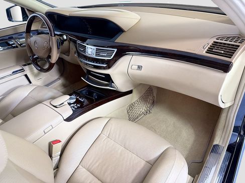 Used 2011 Mercedes-Benz S 550 4MATIC image 17