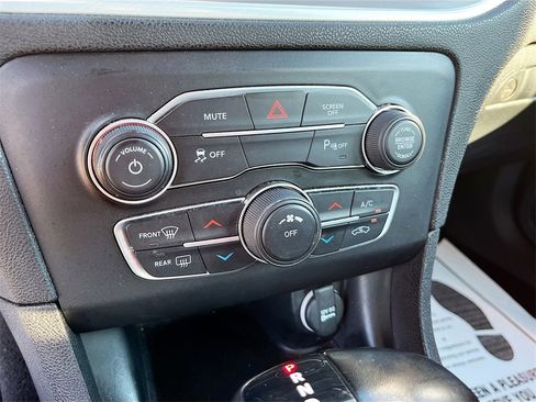 Used 2022 Dodge Charger SXT image 15