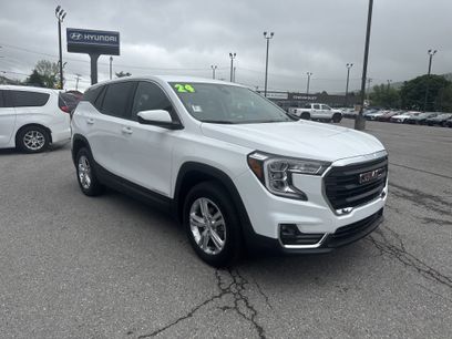 Used 2024 GMC Terrain SLE