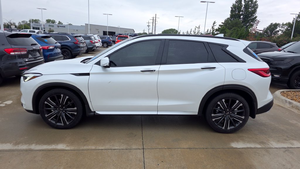 Used 2023 INFINITI QX50 Sensory AWD/4WD image 2