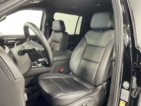 Used 2025 Chevrolet Suburban Z71 AWD/4WD image 11