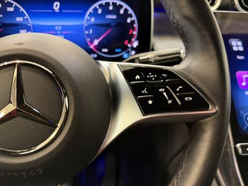 Used 2025 Mercedes-Benz GLC 300 image 17