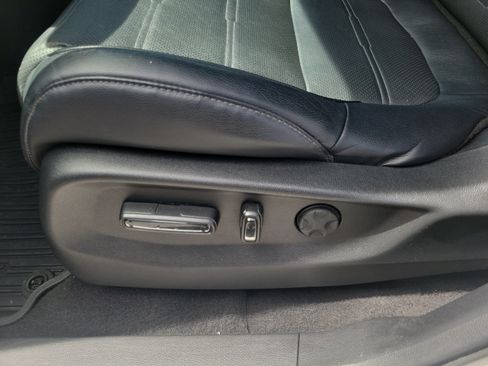 Used 2017 Honda CR-V Touring image 20