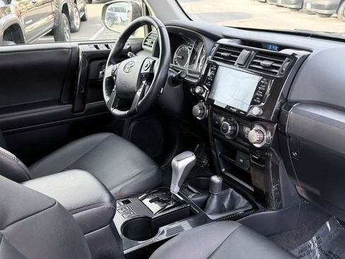Used 2024 Toyota 4Runner TRD Off-Road Premium image 9