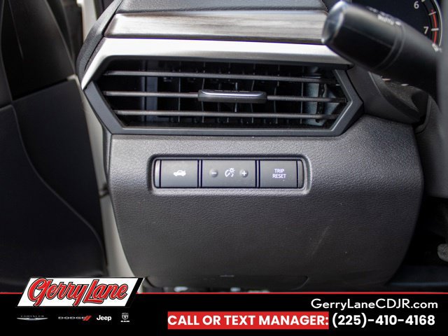 Used 2025 Nissan Altima 2.5 SV FWD image 7