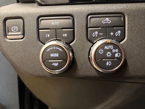 Used 2024 GMC Sierra 1500 Elevation AWD/4WD image 27