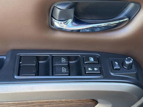 Certified 2022 Nissan Titan Platinum Reserve w/ Moonroof Package image 19