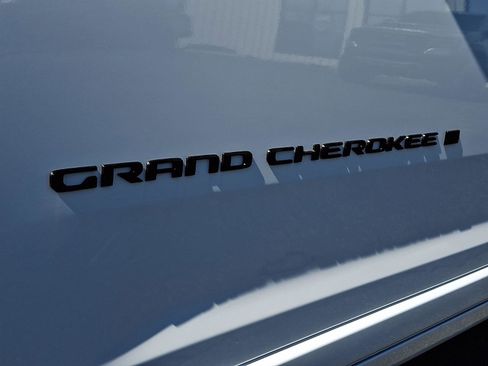 New 2026 Jeep Grand Cherokee L Summit AWD/4WD image 19