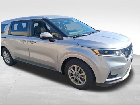 Used 2023 Kia Carnival LX FWD image 15