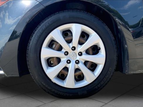 Used 2021 Toyota Corolla LE FWD image 11