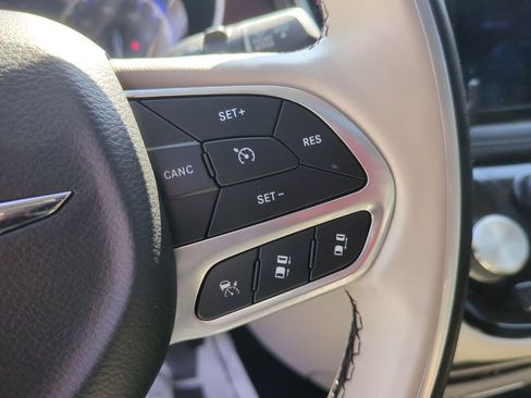 Used 2019 Chrysler Pacifica Limited w/ Tire & Wheel Group image 15