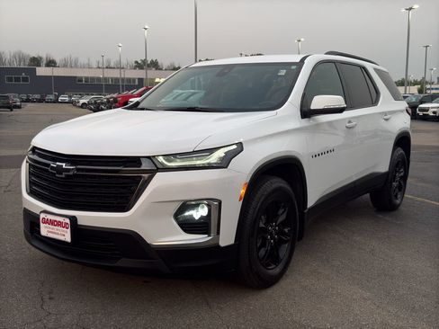 Used 2022 Chevrolet Traverse LT w/ Midnight/Sport Edition AWD/4WD image 2