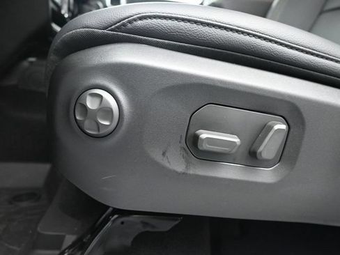 Used 2025 Jeep Gladiator Sport AWD/4WD image 7