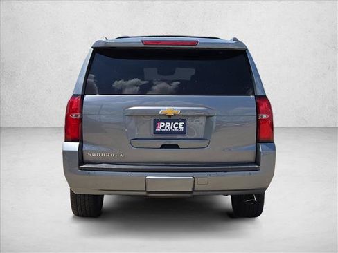 Used 2020 Chevrolet Suburban LT RWD image 7
