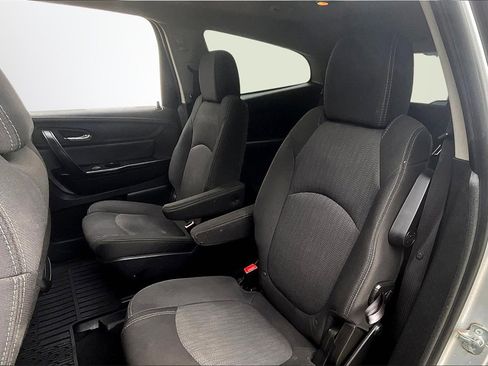 Used 2017 Chevrolet Traverse LT w/ Style and Technology Package image 22