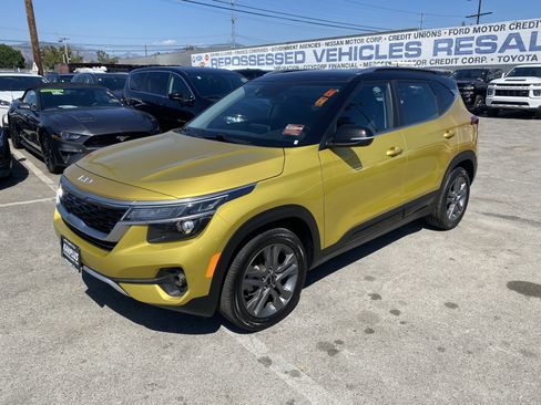Used 2022 Kia Seltos S FWD image 2