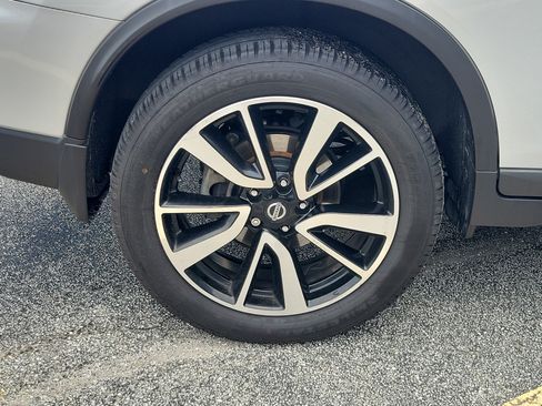 Used 2020 Nissan Rogue SL AWD/4WD image 5