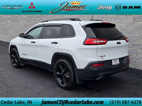 Used 2017 Jeep Cherokee Sport AWD/4WD image 3