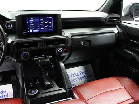 Used 2025 Toyota 4Runner SR5 RWD image 19