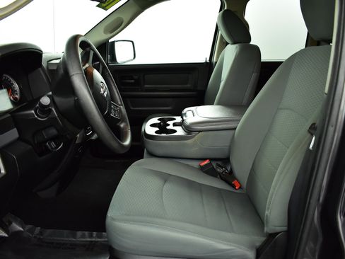 Used 2016 RAM 1500 Express AWD/4WD image 9