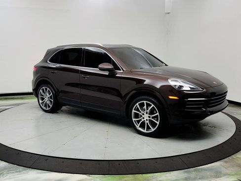 Used 2019 Porsche Cayenne image 3