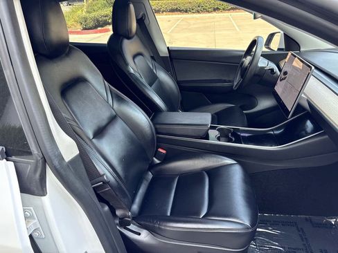 Used 2021 Tesla Model Y Long Range AWD/4WD image 16