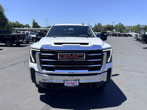 New 2026 GMC Sierra 2500 SLE w/ Preferred Package AWD/4WD image 2
