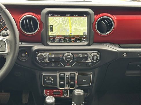 Used 2023 Jeep Wrangler Unlimited Rubicon image 16