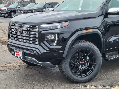 New 2026 GMC Canyon Denali w/ LPO, Denali Black Edition image 3