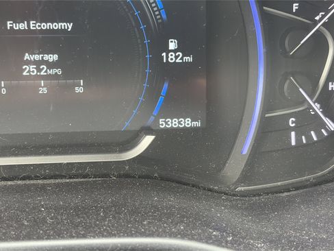 Used 2020 Hyundai Santa Fe SEL w/ Convenience + Premium Package AWD/4WD image 24