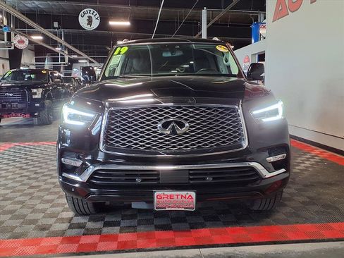 Used 2019 INFINITI QX80 Luxe image 2