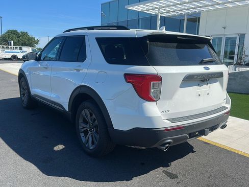 Used 2023 Ford Explorer XLT w/ Equipment Group 202A AWD/4WD image 7