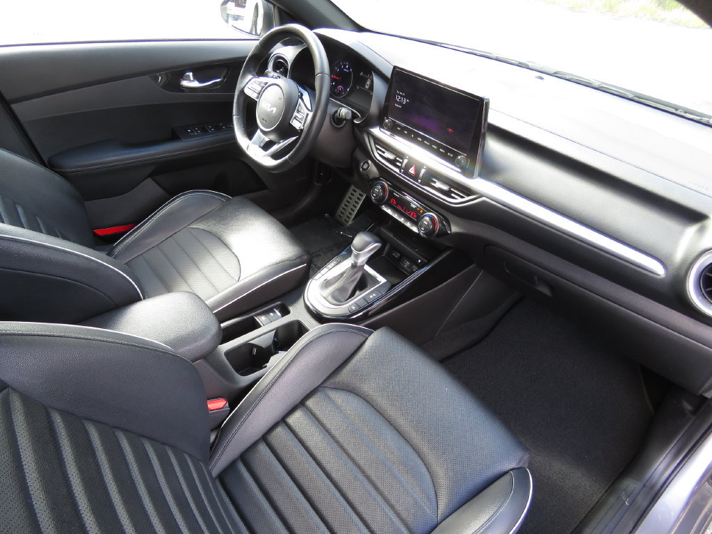 Used 2023 Kia Forte GT-Line w/ GT-Line Premium Package FWD image 14