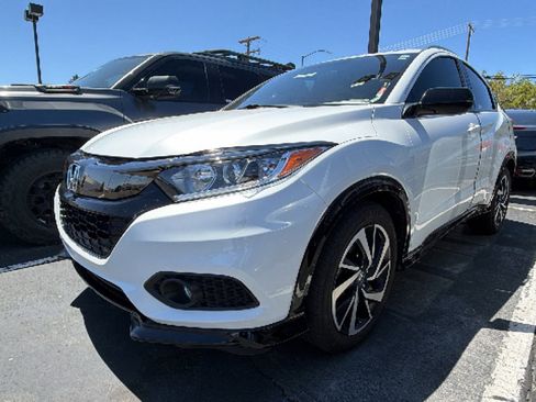 Used 2020 Honda HR-V Sport image 4