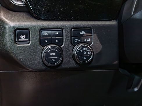 Used 2024 Chevrolet Silverado 1500 LT Trail Boss image 18