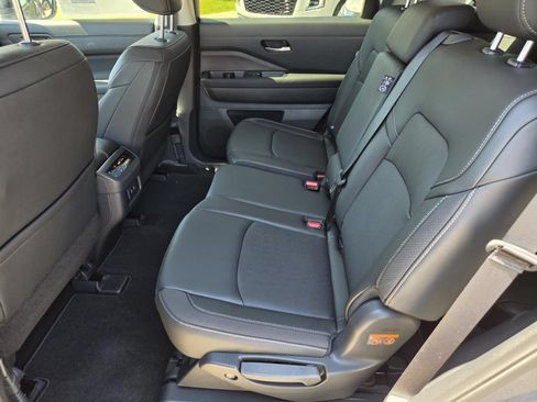 New 2026 Nissan Pathfinder SL FWD image 15