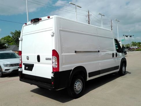 Used 2025 RAM ProMaster 2500 w/ Convenience Group FWD image 10