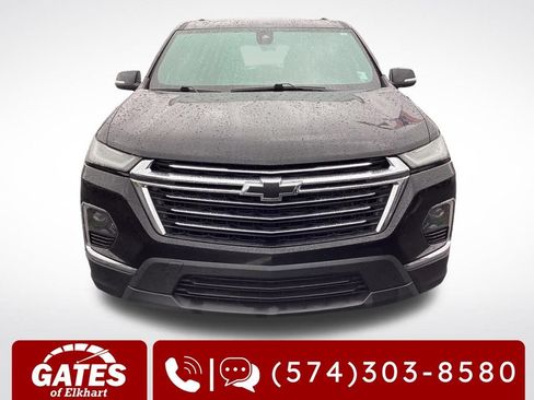 Used 2023 Chevrolet Traverse LT FWD image 2
