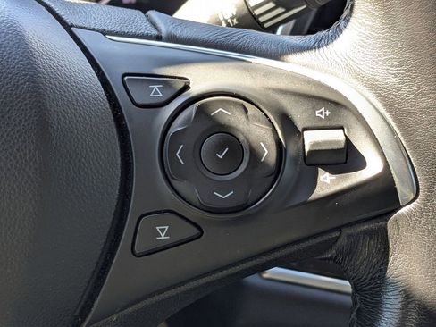 Used 2020 Buick Enclave Essence image 27