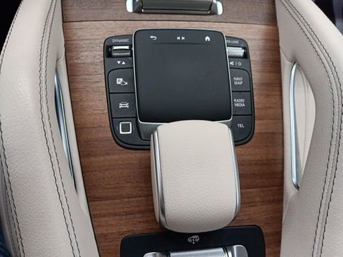 Used 2025 Mercedes-Benz GLS 450 4MATIC image 33