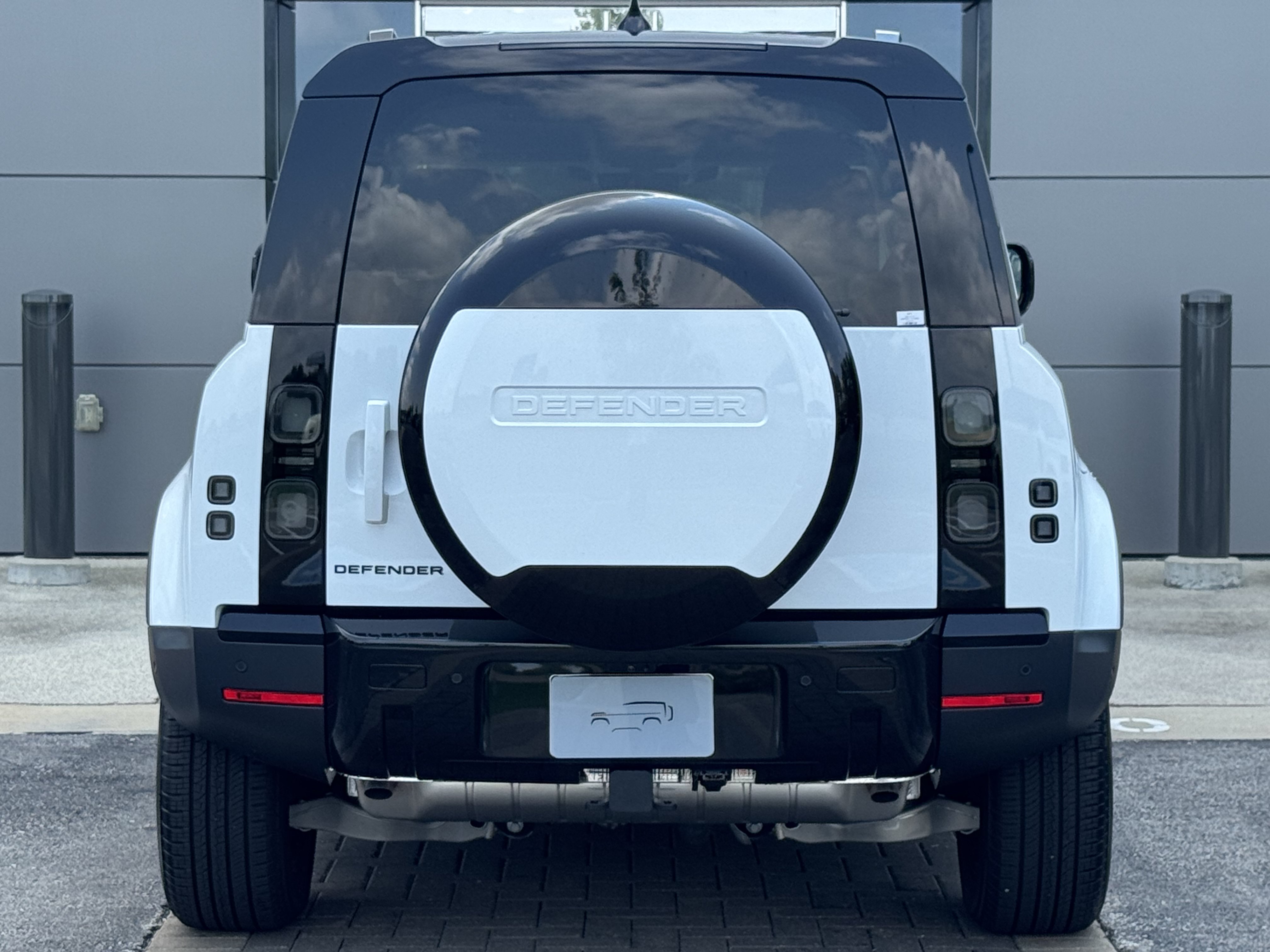 New 2026 Land Rover Defender 110 S AWD/4WD image 7