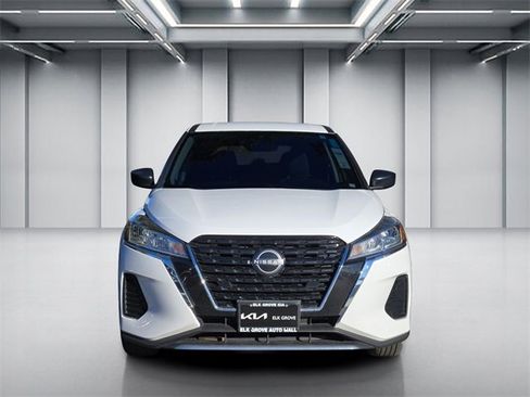 Used 2022 Nissan Kicks S image 2